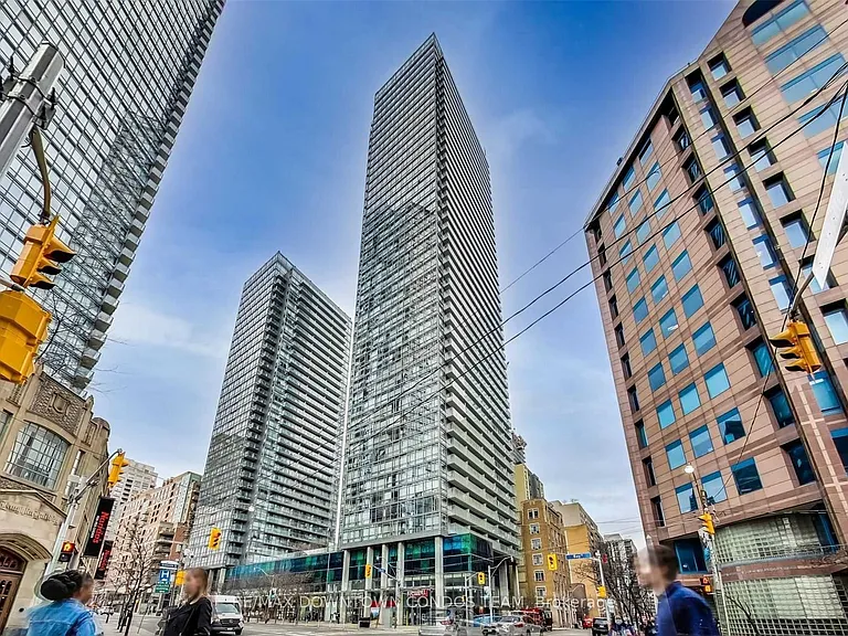 38 Grenville St #1503 — Photo 1