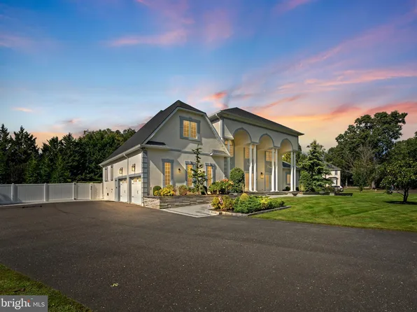 7 Dutchtown Rd, Voorhees, NJ 08043