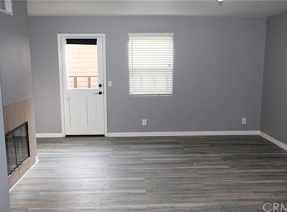 5th image of 729 Montana St
