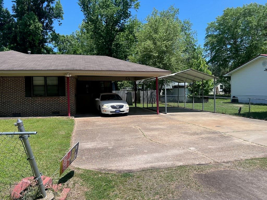 1107 E Oak St, Winnfield, LA 71483 MLS 20324131 Zillow