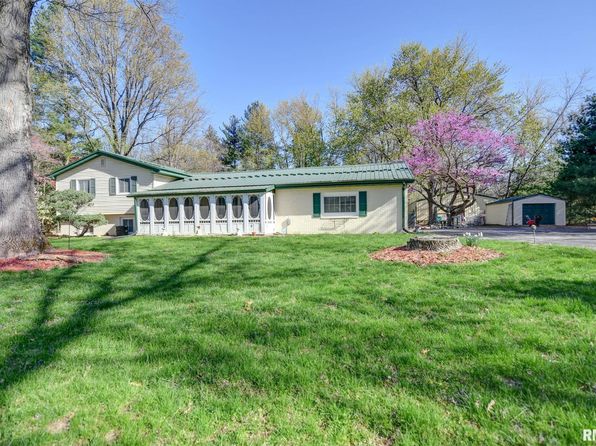 615 N Leland Ln, Taylorville, IL 62568