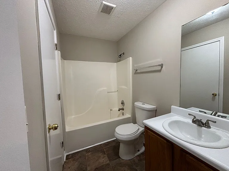 209 E Wilson St #125 — Photo 6