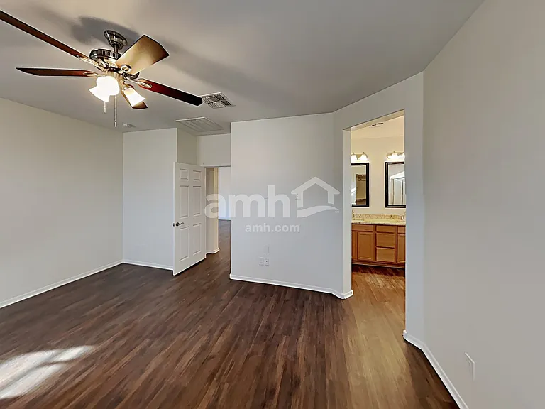 1688 E Primavera Way — Photo 11