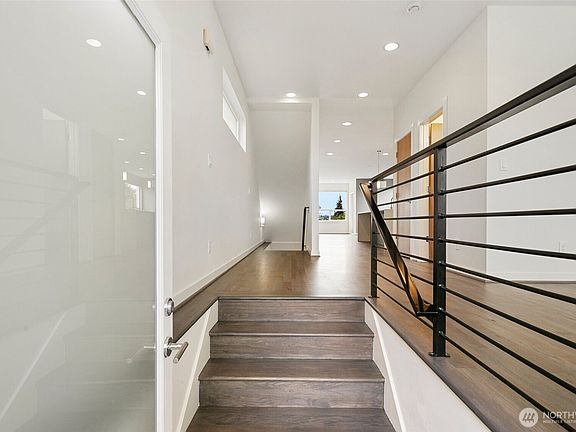 3rd image of 221 NW 50th Street