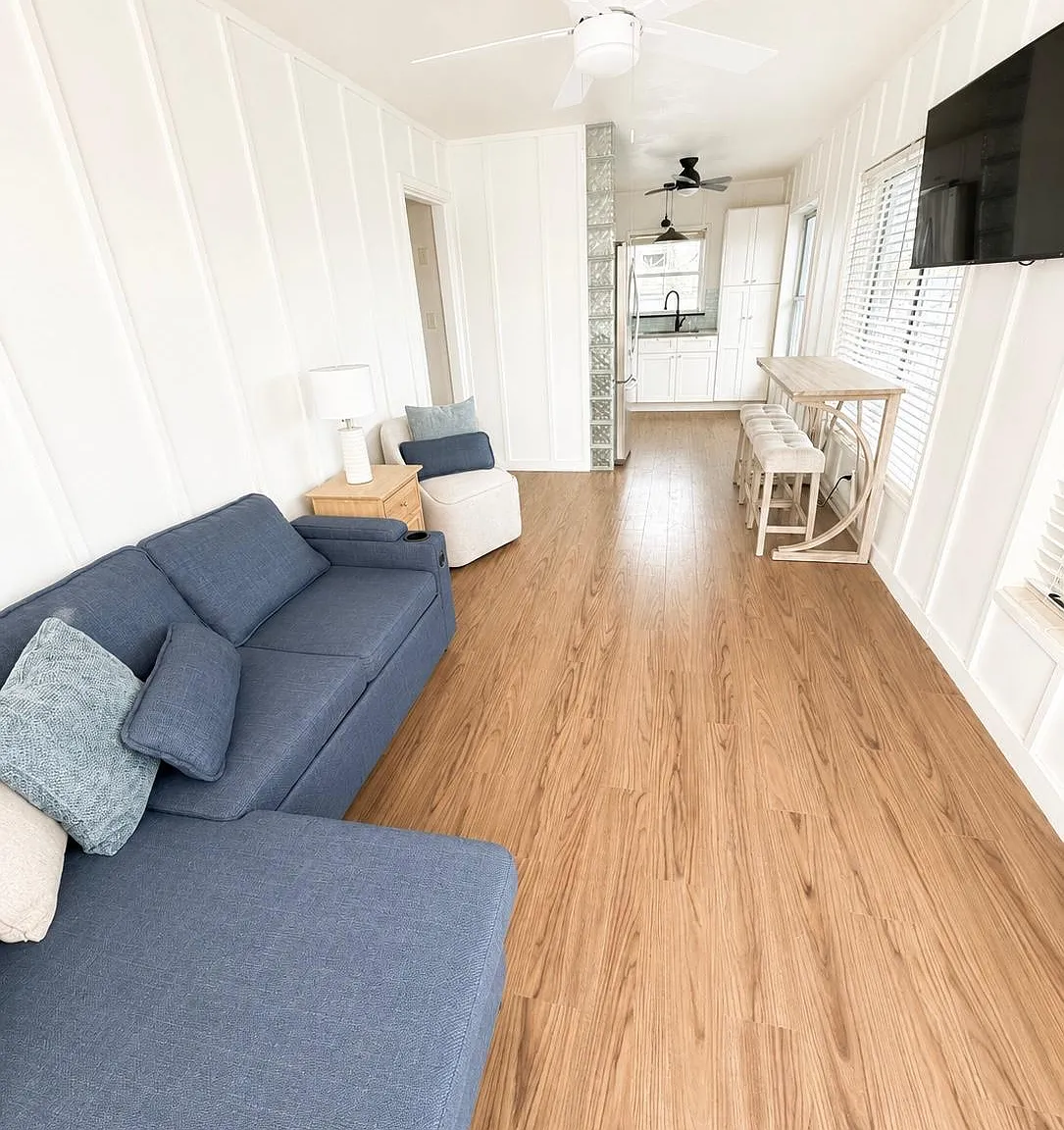 2 bed, 700 sqft, $2,250 — Photo 3