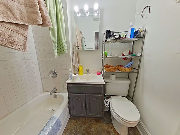 5th image of 4103 N Damen Ave #1952-3