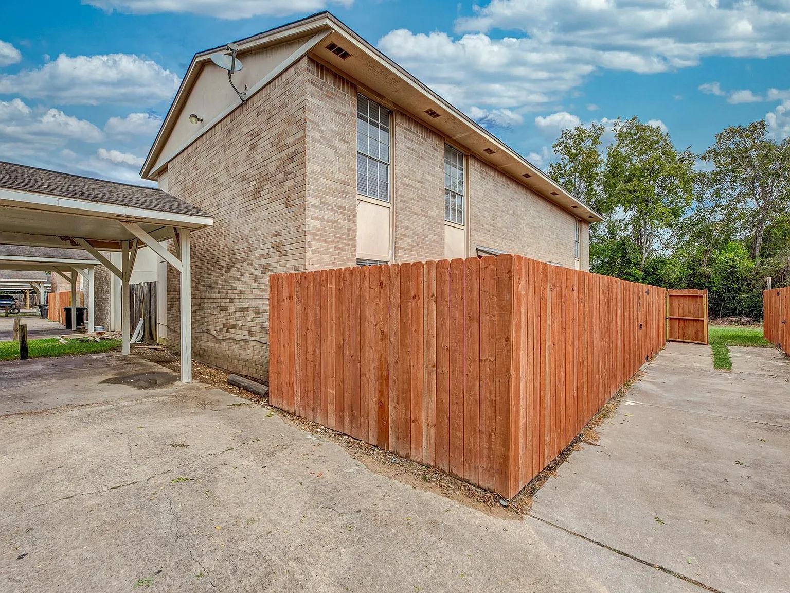 3 bed, 2.5 bath, 1450 sqft, $1,850 — Photo 3