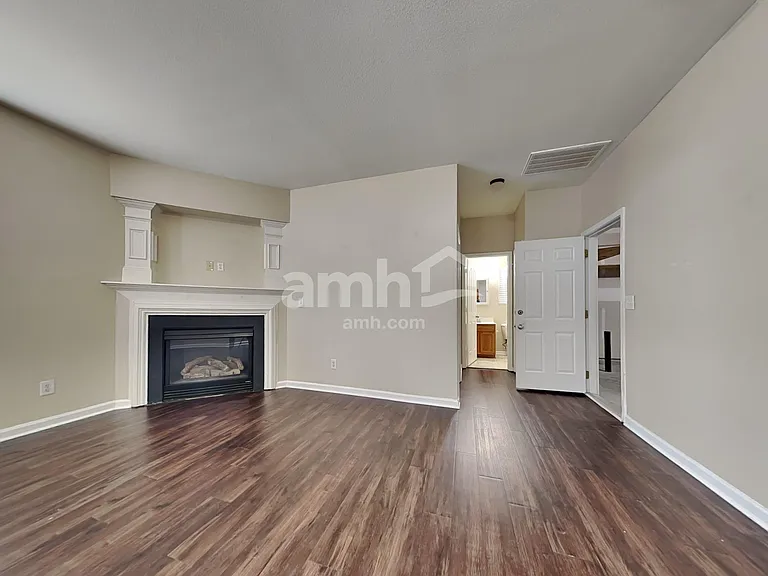 2021 Moss Creek Dr — Photo 6