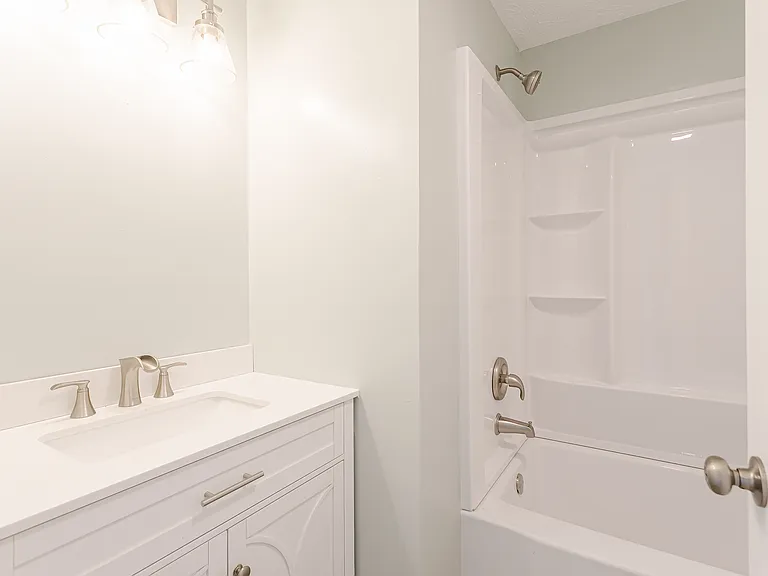 1736 Elmwood Cir — Photo 9