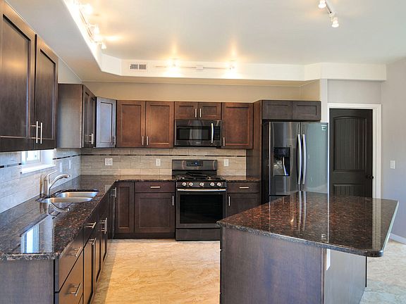 4th image of 923 Millerdale Heights Dr