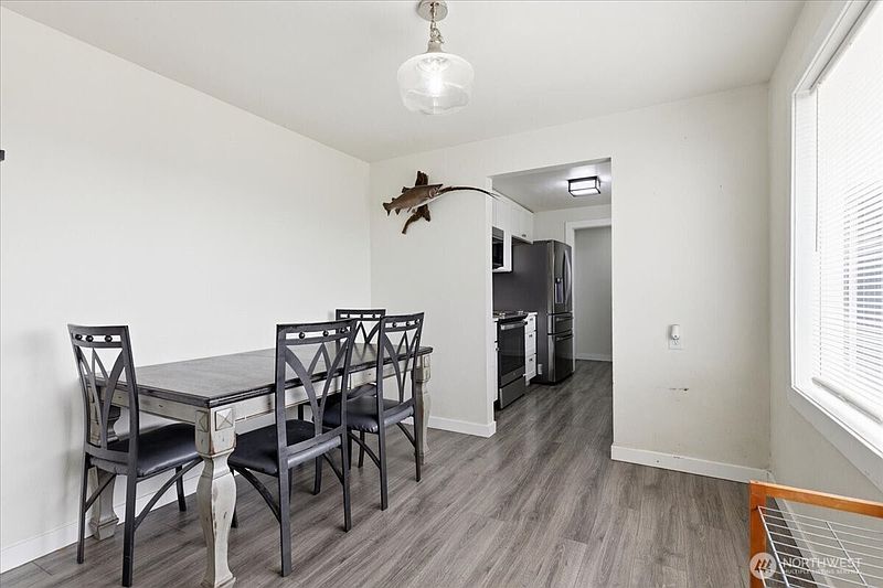 5th image of 262 N Earl Road
