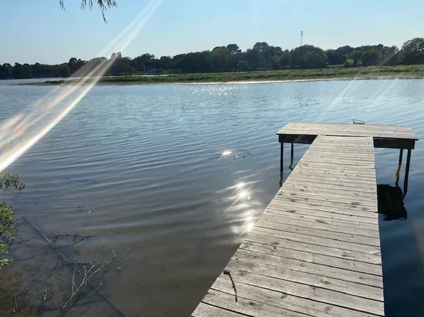 122 Summit Ridge Dr, Gun Barrel City, TX 75156