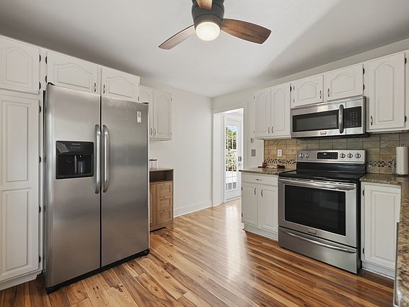 4th image of 346 Oak St