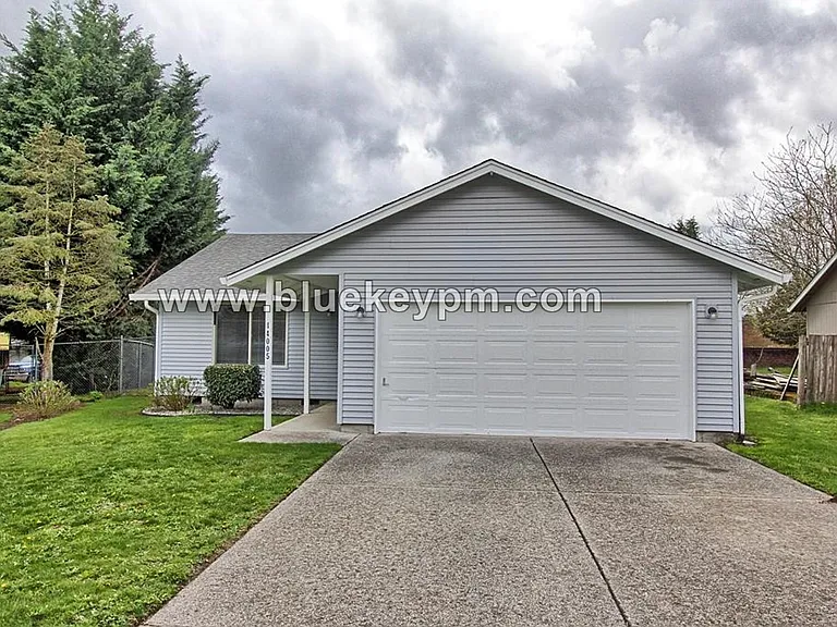 14005 NE 70th St — Photo 2