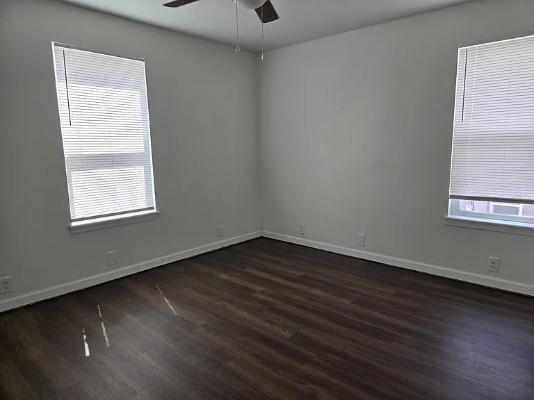 108 W Ash Ave #1/2 — Photo 17