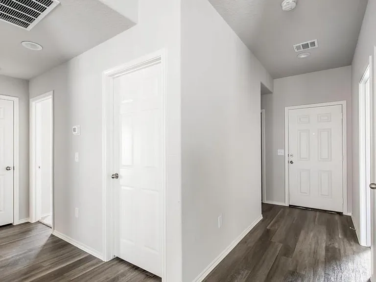 10031 Spring Creek Rd — Photo 6