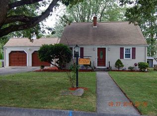 50 Clear View Dr, Cranston, RI 02921