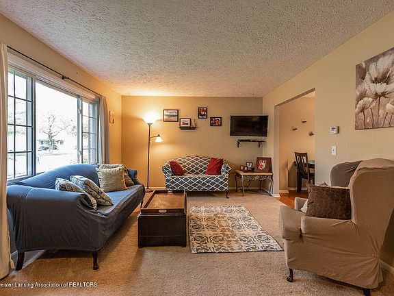 4th image of 2401 Beacon Hill Dr