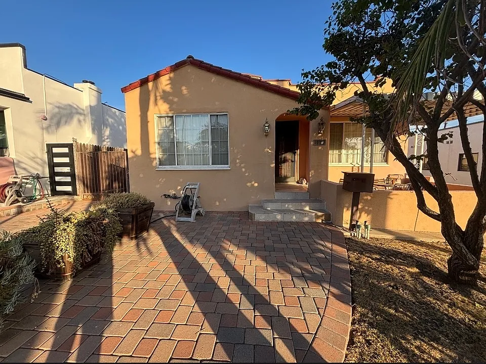 1220 Western Ave #1