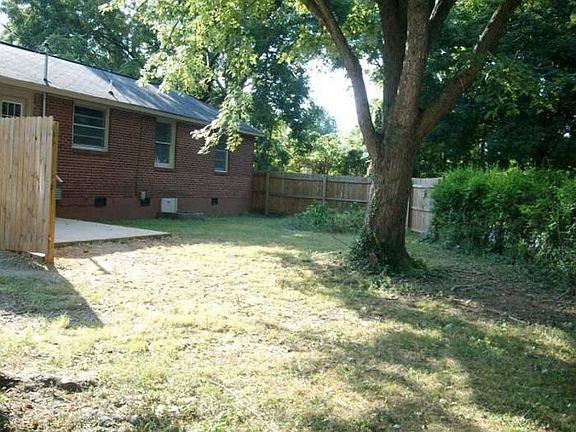 2nd image of 1915 Cypress Dr