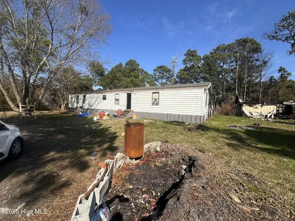 (undisclosed Address), Newport, NC 28570