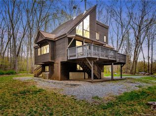 1A Joan Dr, Newtown, CT 06470