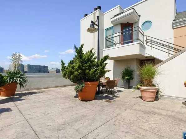 600 Harbor Blvd #1052/1152, Weehawken, NJ 07086