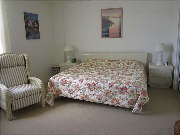 3rd image of 10185 Collins Ave #Penthouse 07