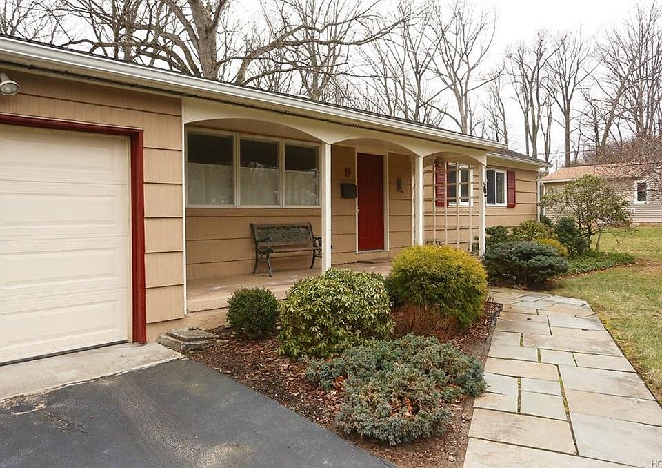 1st image of 9 Jill Dr