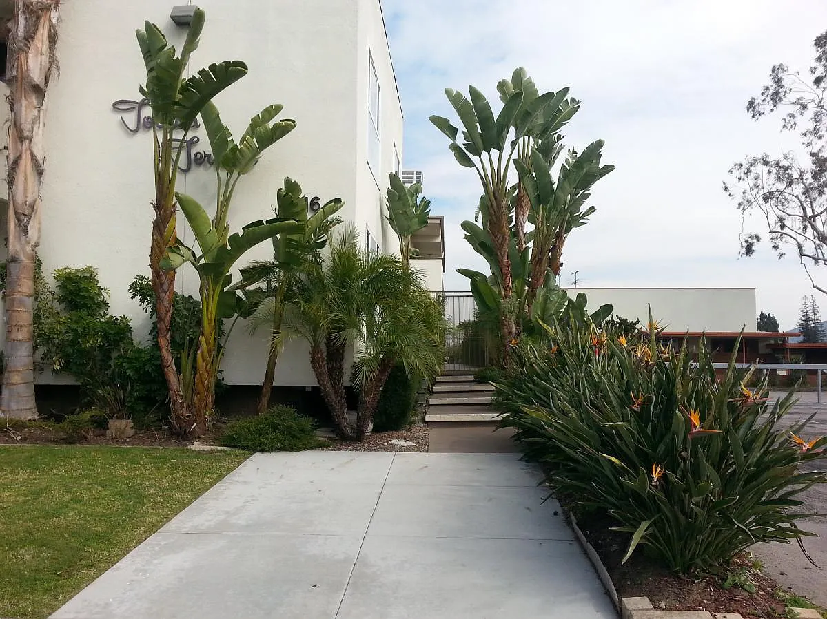 Building Photo - 4916 Cahuenga Blvd #E