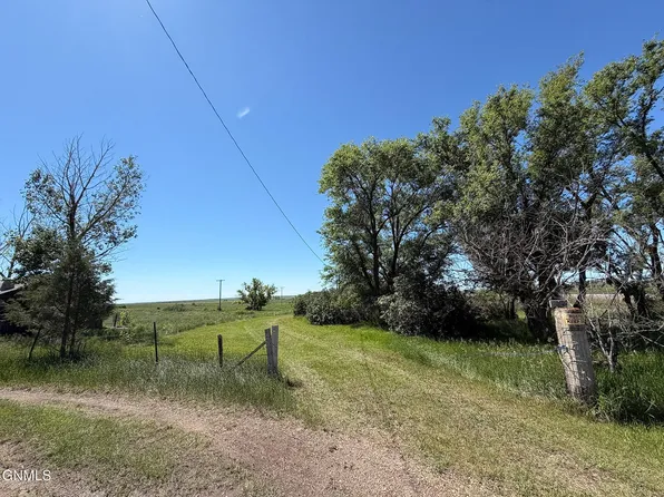 321 S Railroad Ave, Medicine Lake, MT 59247