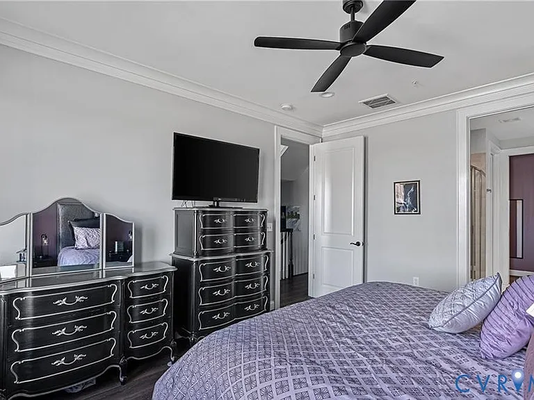 444 W 6th St — Photo 17