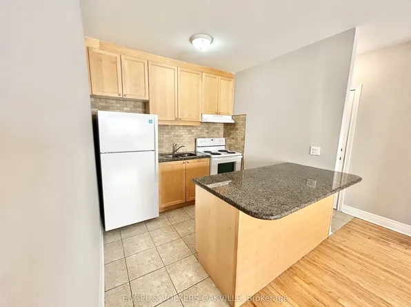 90 25th St, Toronto, ON