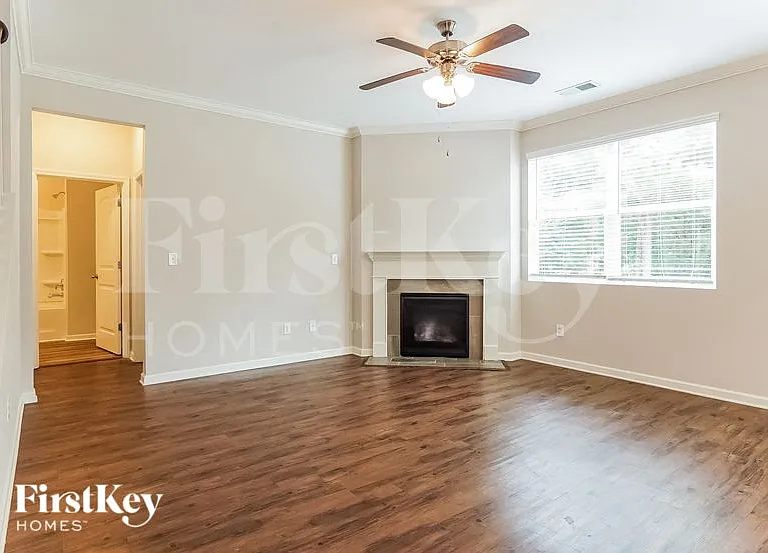 220 Polo Field Way — Photo 2