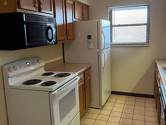 All Kitchen Appliances Included!