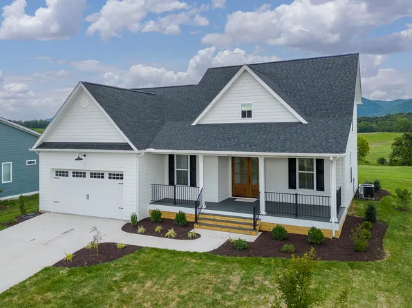 230 Vista Links Dr, Buena Vista, VA 24416