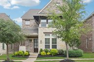 Royal View Dr-1705-001.jpg