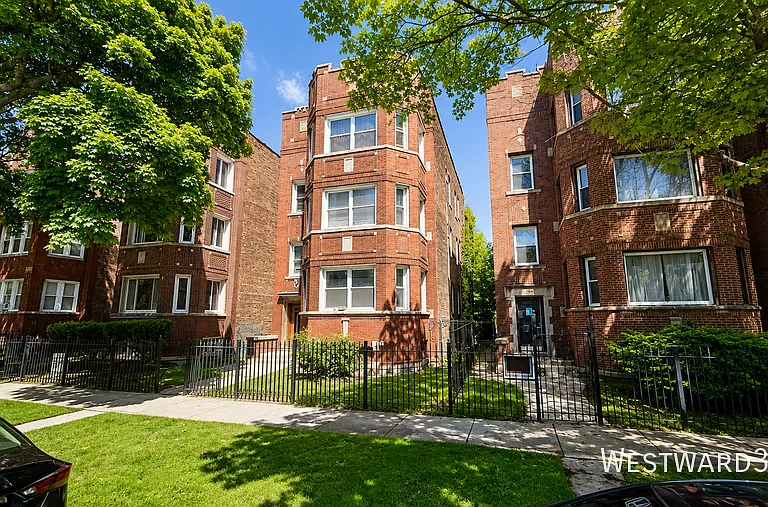 8225 S Ingleside Ave #1 — Photo 2
