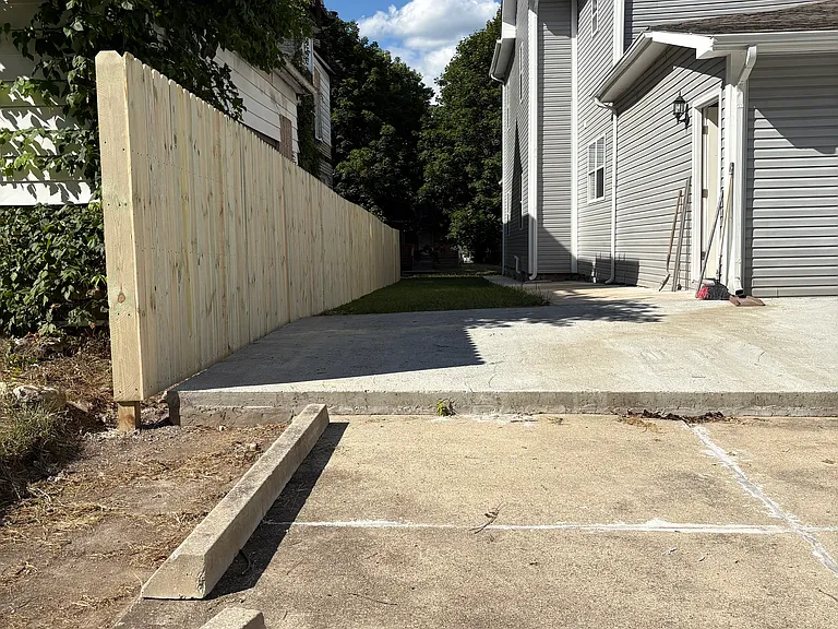 711 W Charles St #2 — Photo 13