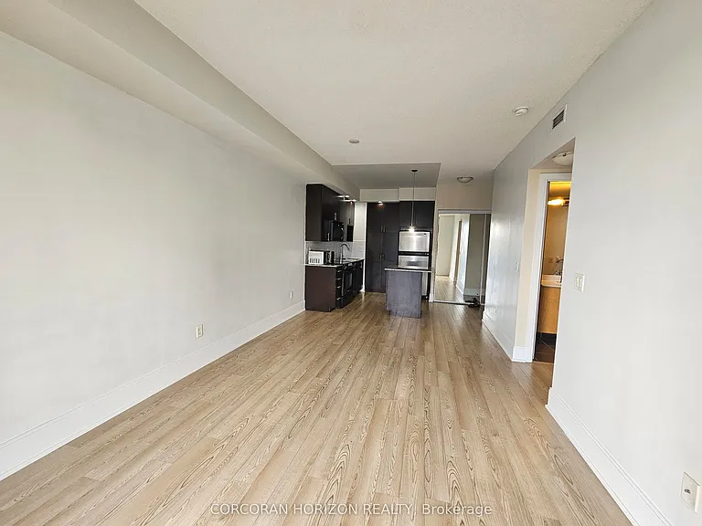 181 Wynford Dr #512 — Photo 2