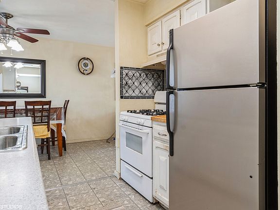 4th image of 1057 Ashton Ct