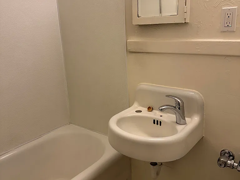 1235 E 14th Ave #23 — Photo 7