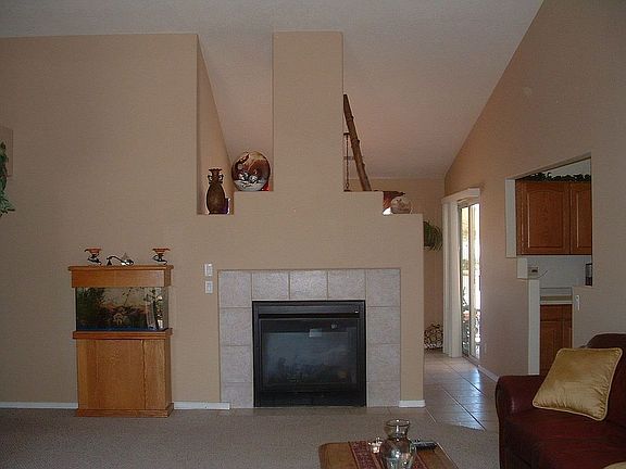 Two Way Fireplace-Living room,Dining room