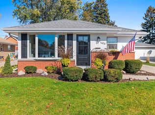 1424 Kuhl STREET, Manitowoc, WI 54220