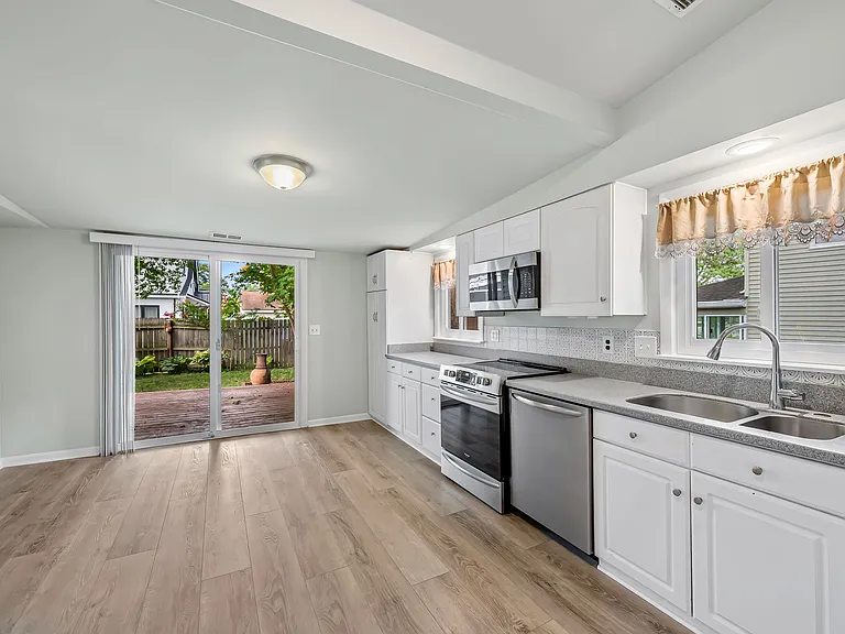 530 Highland Dr — Photo 15