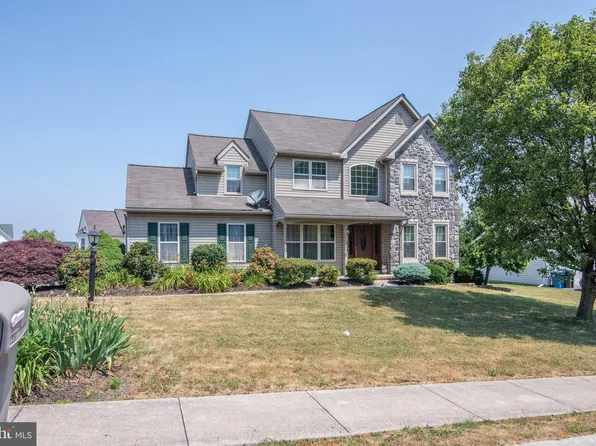 65 Churchill Dr, Red Lion, PA 17356