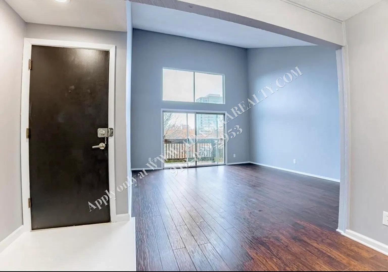 Plaza Penthouse Experience-Available Now!! — Photo 3