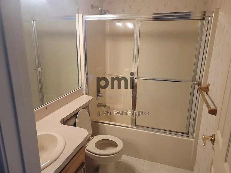 1306 Arthur Ave #9 — Photo 4