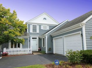 381 Narragansett Ct, Crystal Lake, IL 60012
