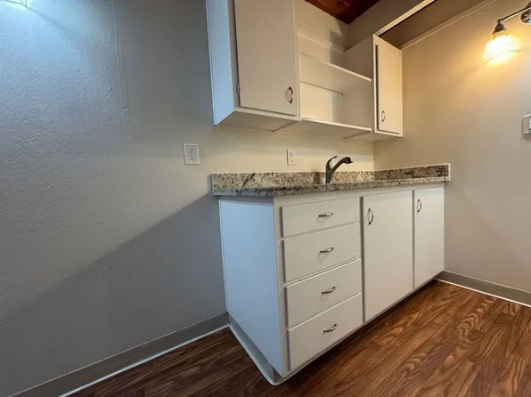 52 East 41st Place, 52 E 41st Pl #20, San Mateo, CA 94403